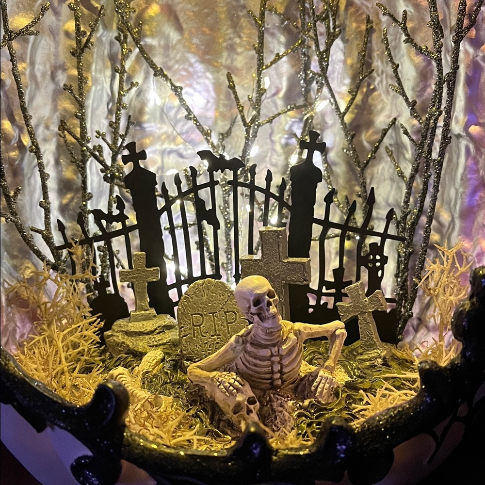 Halloween Light-Up Pumpkin Decoration - Picture 15 of 16